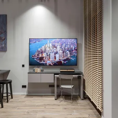 아파트 Ivis House Modern In Old Town With Balcony