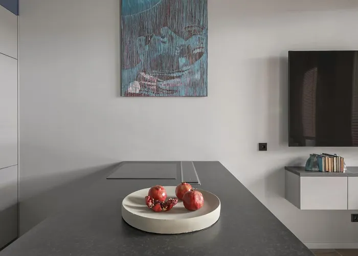 Ivis House Modern In Old Town With Balcony