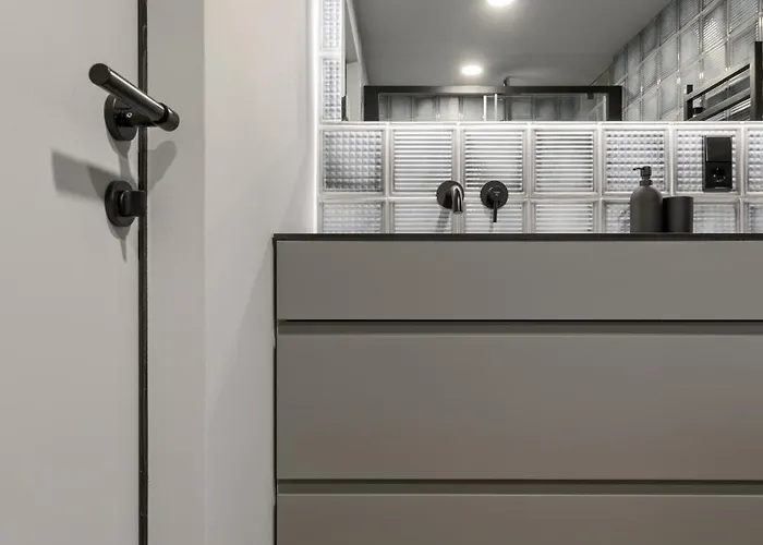 Ivis House Modern In Old Town With Balcony *